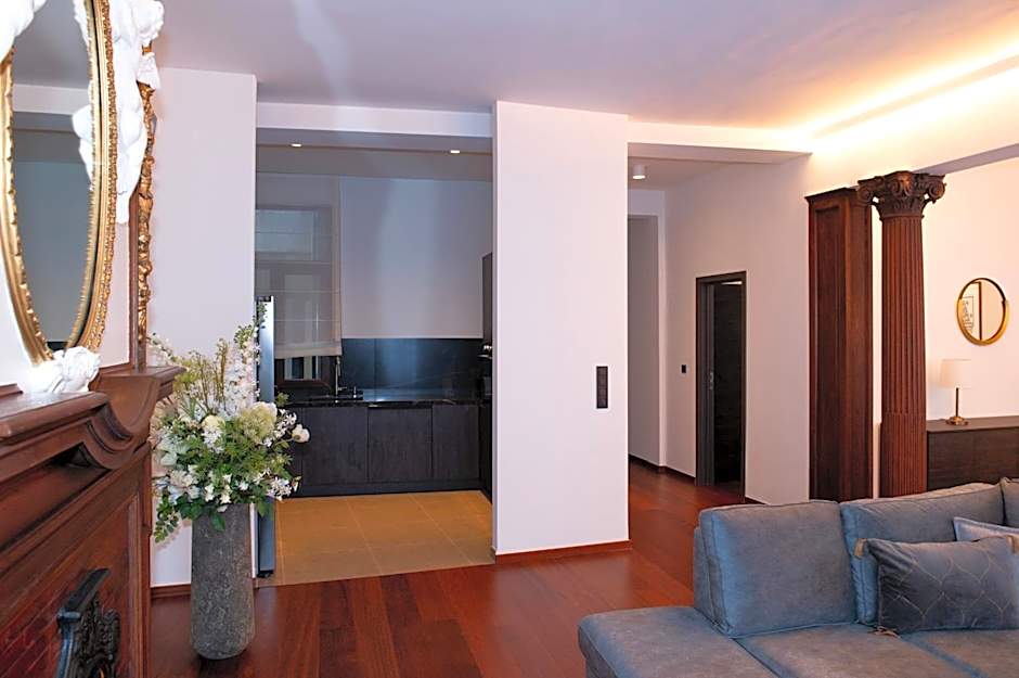 Botanique Suites AirBnB, Antwerp