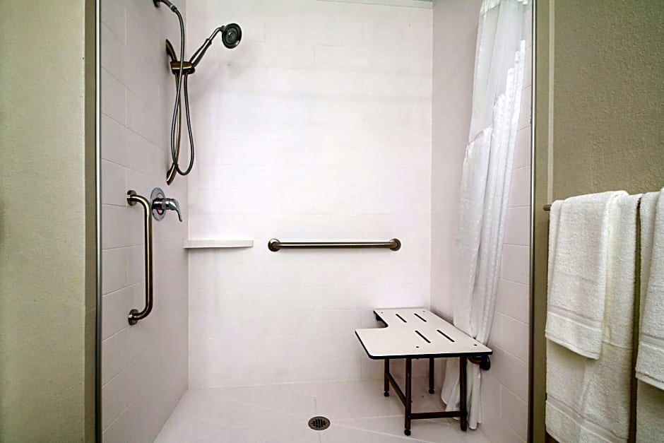 Holiday Inn Express Hotel & Suites Live Oak, an IHG Hotel