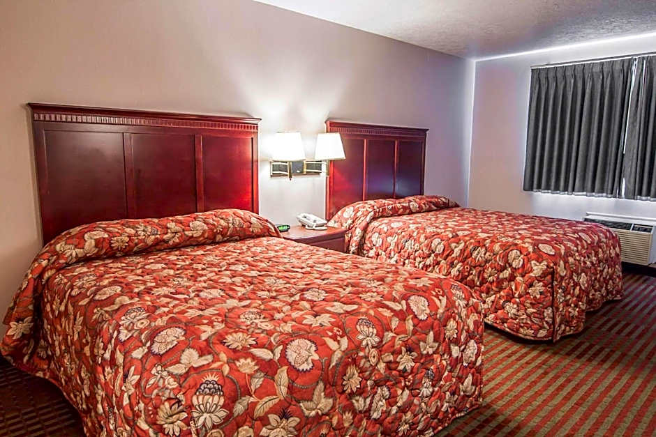 Bridgeway Inn & Suites