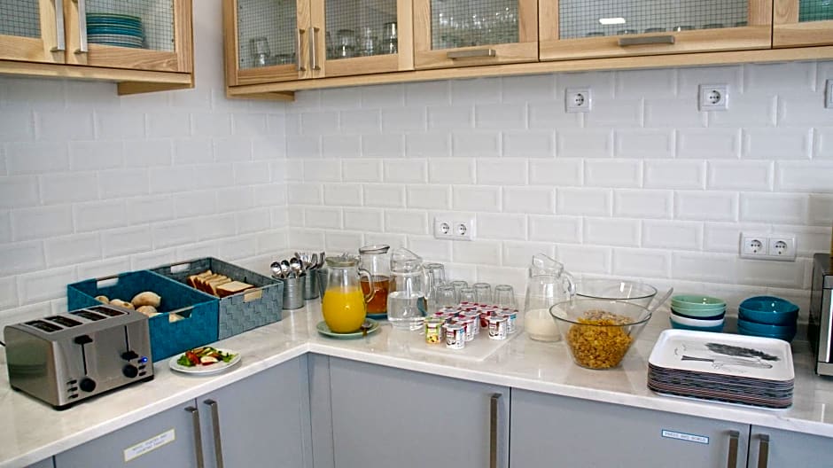 Topcity Hostel & Suites