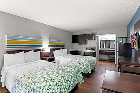 Suite with Two Double Beds Non-Smoking