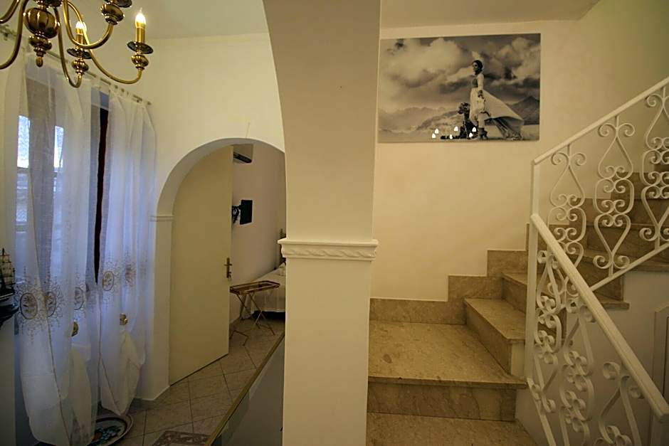 Noto Da QuassÃ¹ Relax B&B