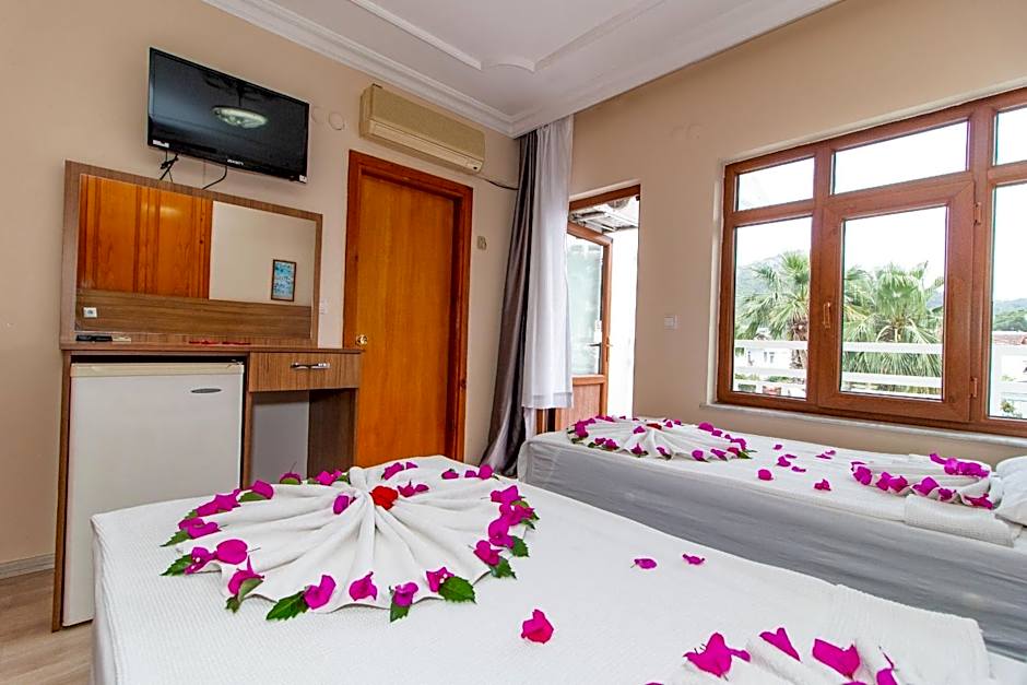 Castello Hotel & Aparts