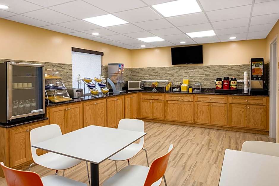 Days Inn by Wyndham Murphy