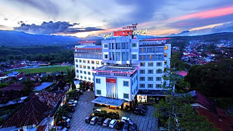 Grand Rocky Hotel Bukittinggi