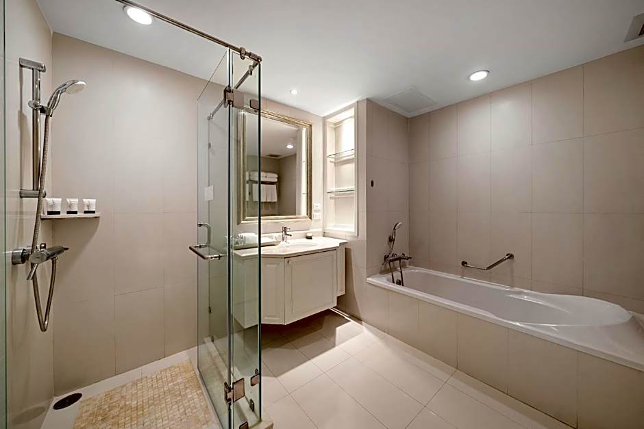 Grande Centre Point Ratchadamri Hotel And Residence