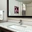 La Quinta Inn & Suites by Wyndham Ontario Airport