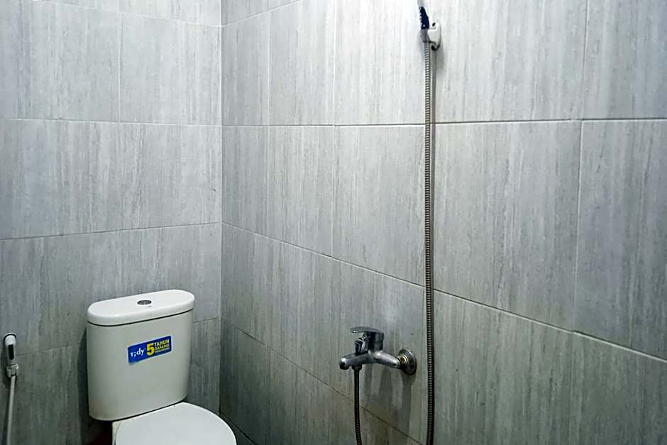 Makaliwe Mitra RedDoorz – Jakarta, NY