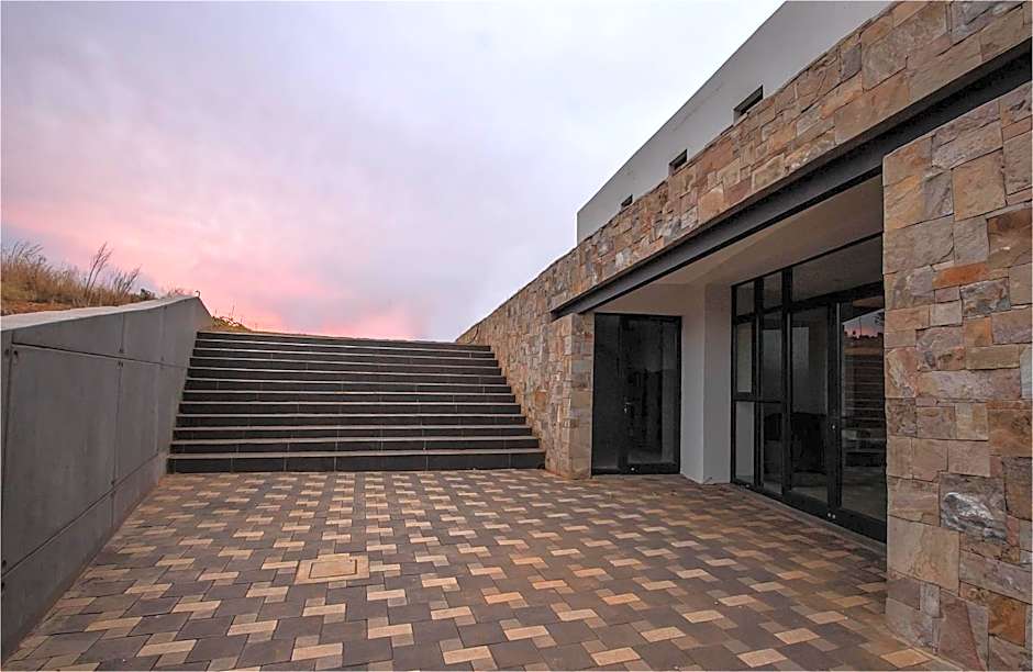 Highland Gate House 1023