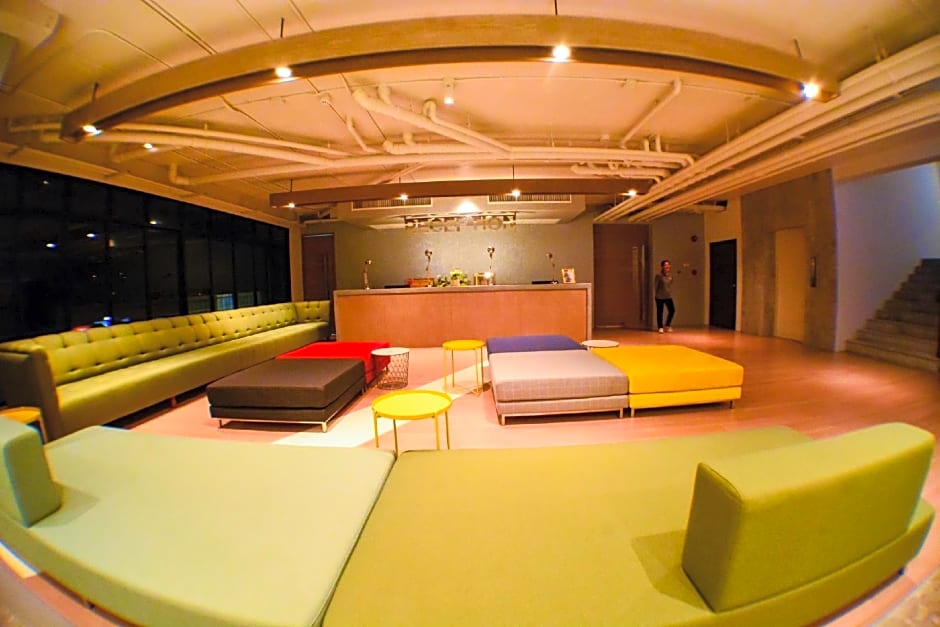 Comet Hotel Surat Thani