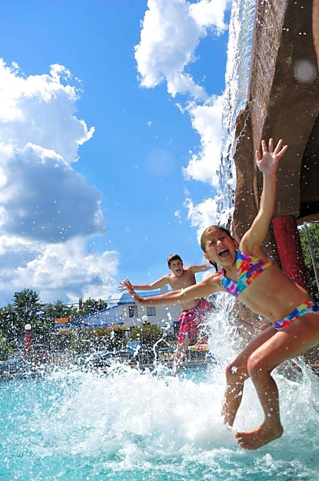 Atlantis Family Waterpark Hotel, an Ascend Collection Hotel