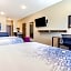 La Quinta Inn & Suites by Wyndham San Antonio Alamo City