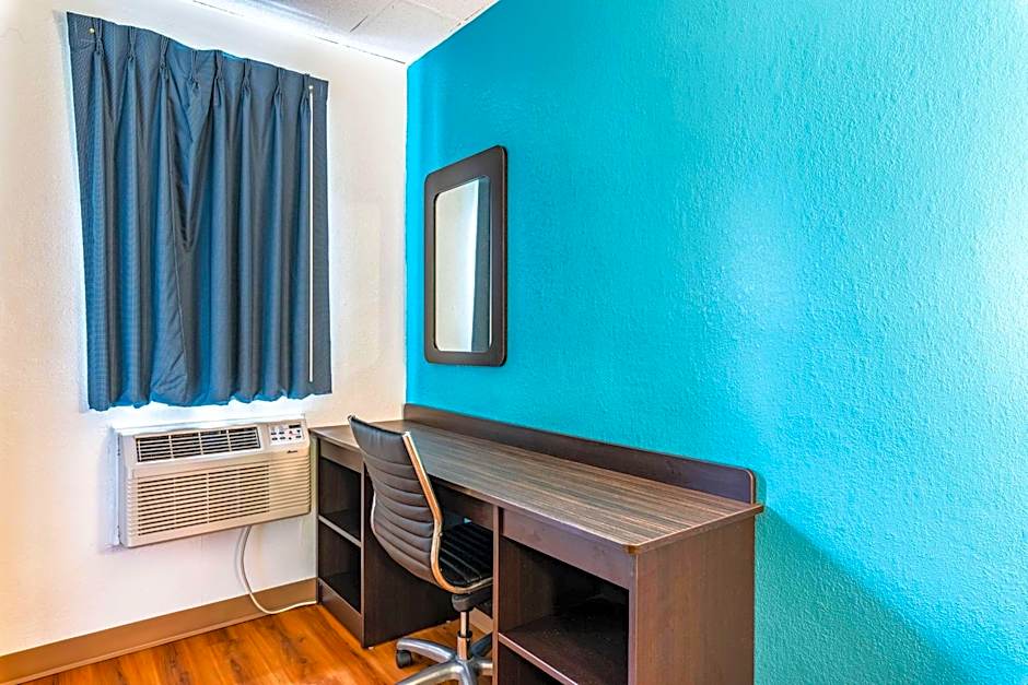 Motel 6-Elmsford, NY - White Plains