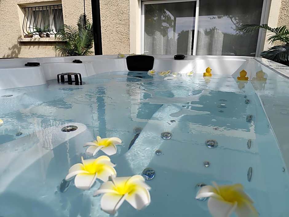 Loveroom et Spa privé de L'Ile des Plaisirs