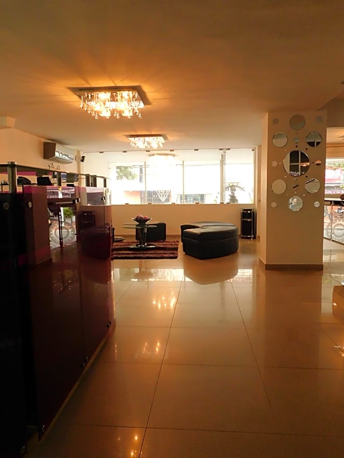 Hotel Calima Real