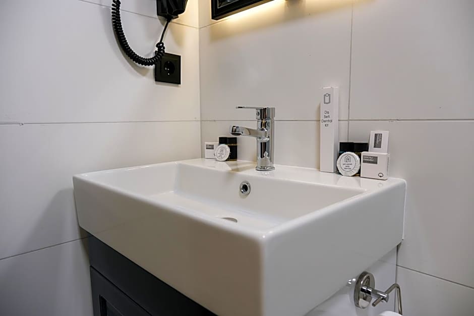 Plus Hotel & Private Transportation İstanbul Airport-By Loft