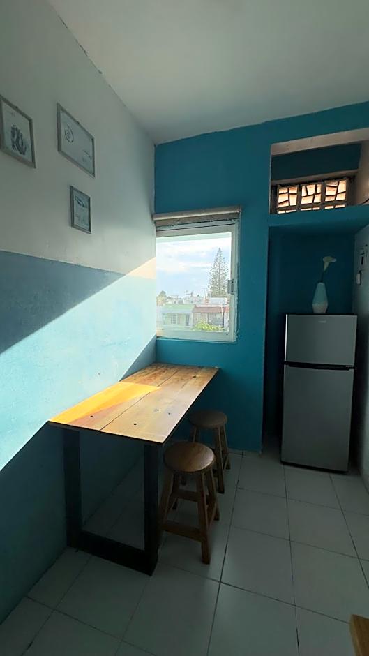 Suites Brisa Marina - atrás de Playa Regatas y el Malecón, 6 calles del Acuario
