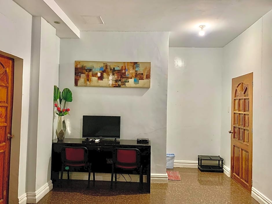 Adelaida Pensionne Hotel