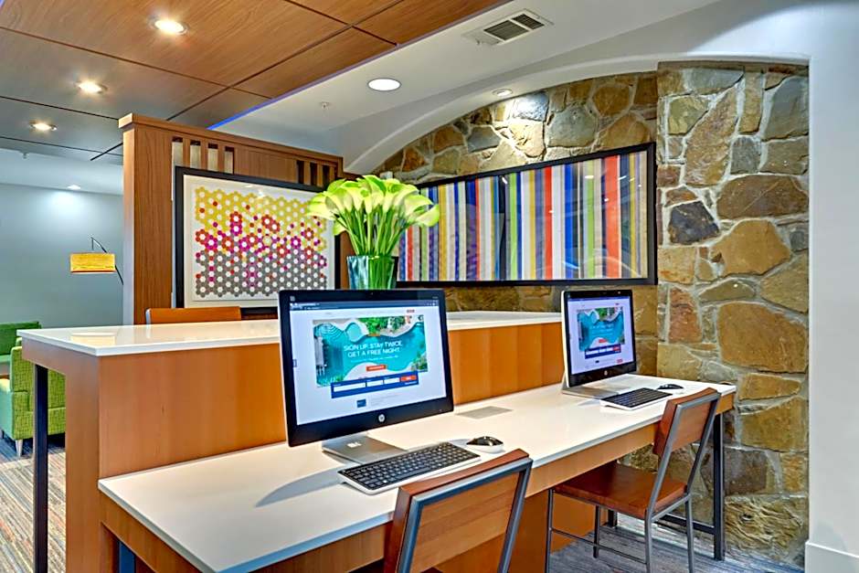 Holiday Inn Express & Suites Weatherford By IHG