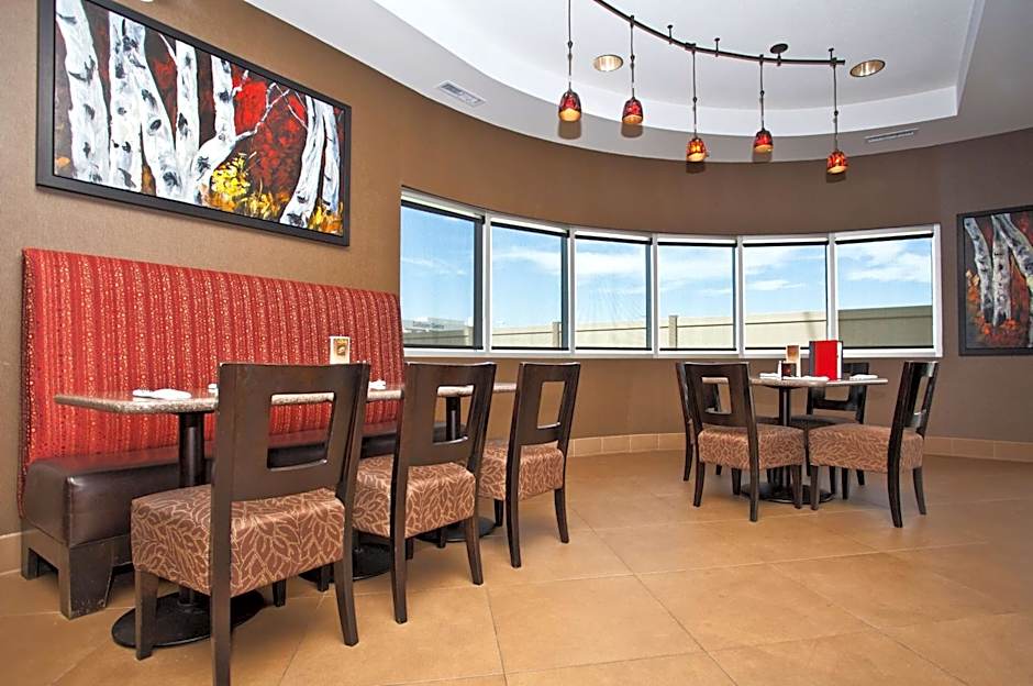 Best Western Premier Freeport Inn Calgary Airport