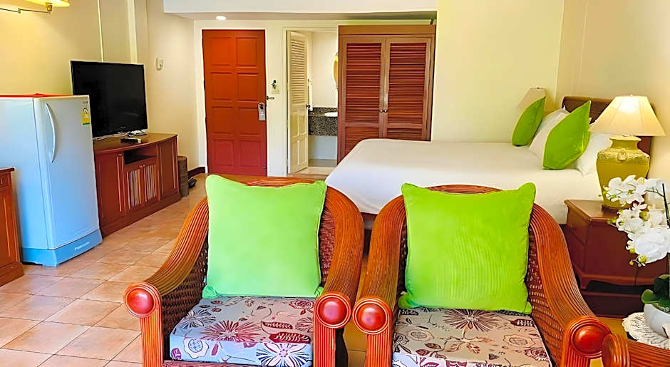 Surin Bay Inn (East Sun Properties Co., Ltd.)
