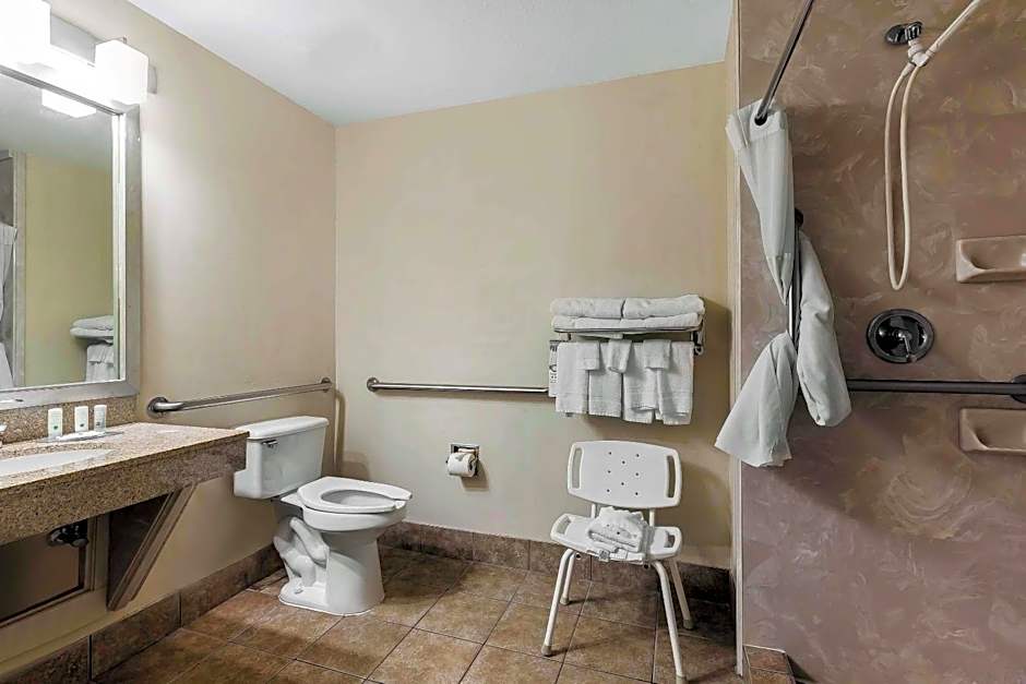 Quality Inn & Suites Granbury