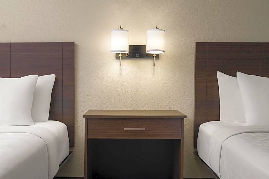 Crown Pointe Lodge; BW Signature Collection