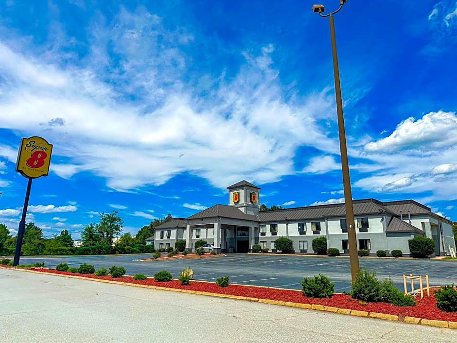 Super 8 by Wyndham Piedmont Greenville Area