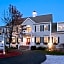 The Beacon Luxury Waterfront Inn