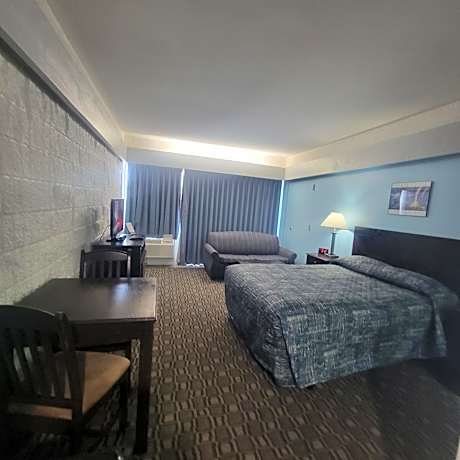 Standard Queen Room with North Partial Ocean View