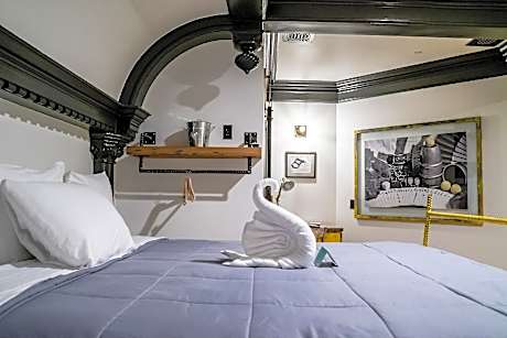 The Houdini Room