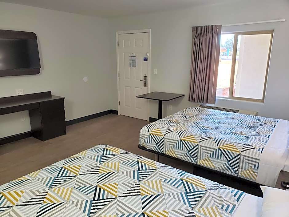 Motel 6-Show Low, AZ