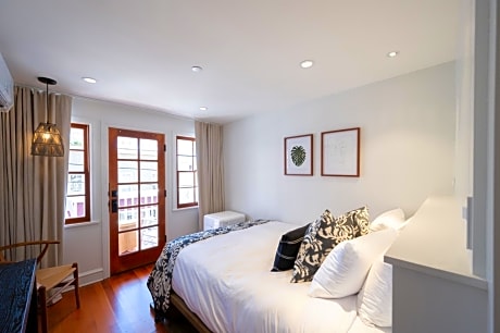 Queen Room with Balcony