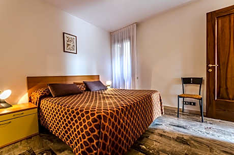 Apartment (8 Adults) - Separate Building