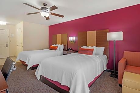 2 Queen Beds Non-Smoking Microwave And Refrigerator Wi-Fi Full Breakfast