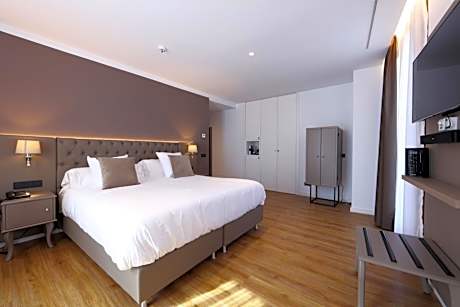 Junior Suite with Balcony