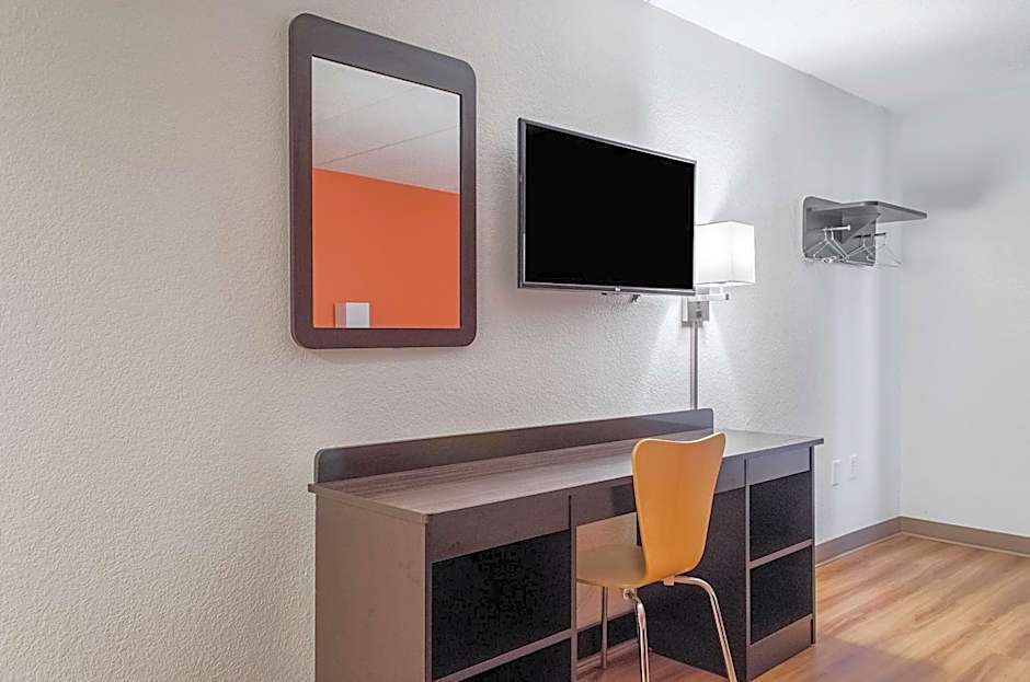 Motel 6-Brockton, MA