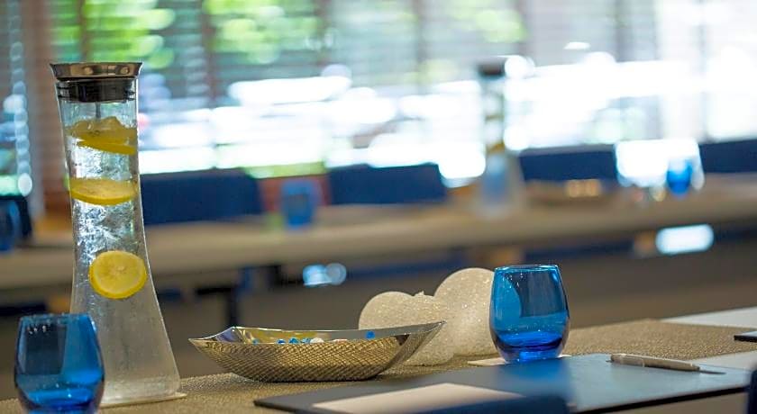 Renaissance by Marriott Izmir Hotel