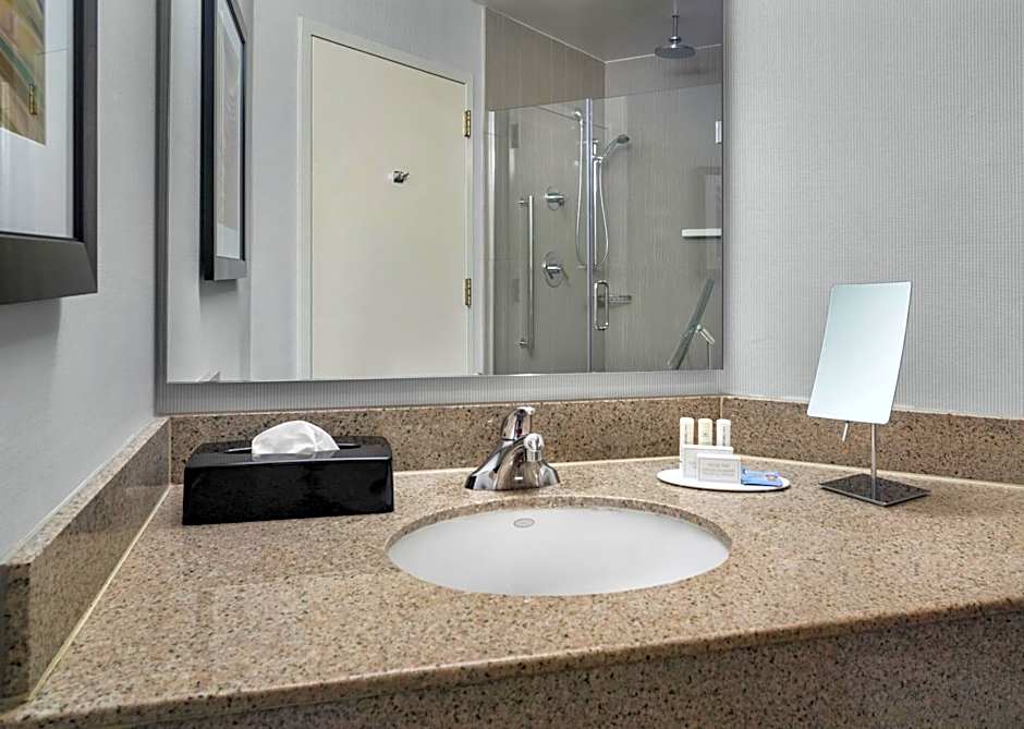 Courtyard by Marriott Charlotte City Center