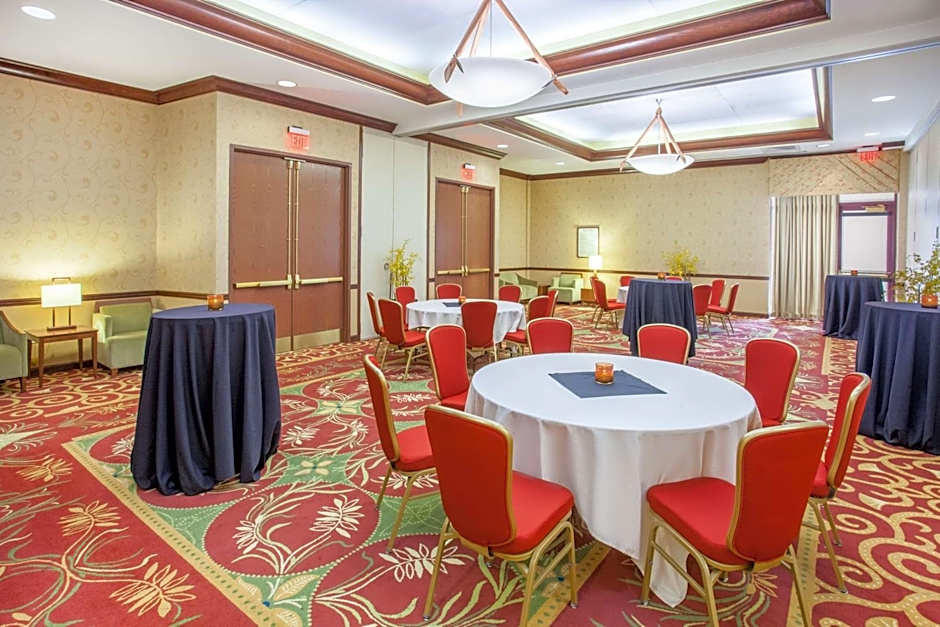 Sonesta Milwaukee West Wauwatosa