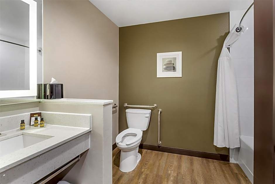 Best Western Plus Hinton Inn & Suites