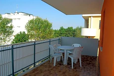 Welcoming apartment with balcony near the beach