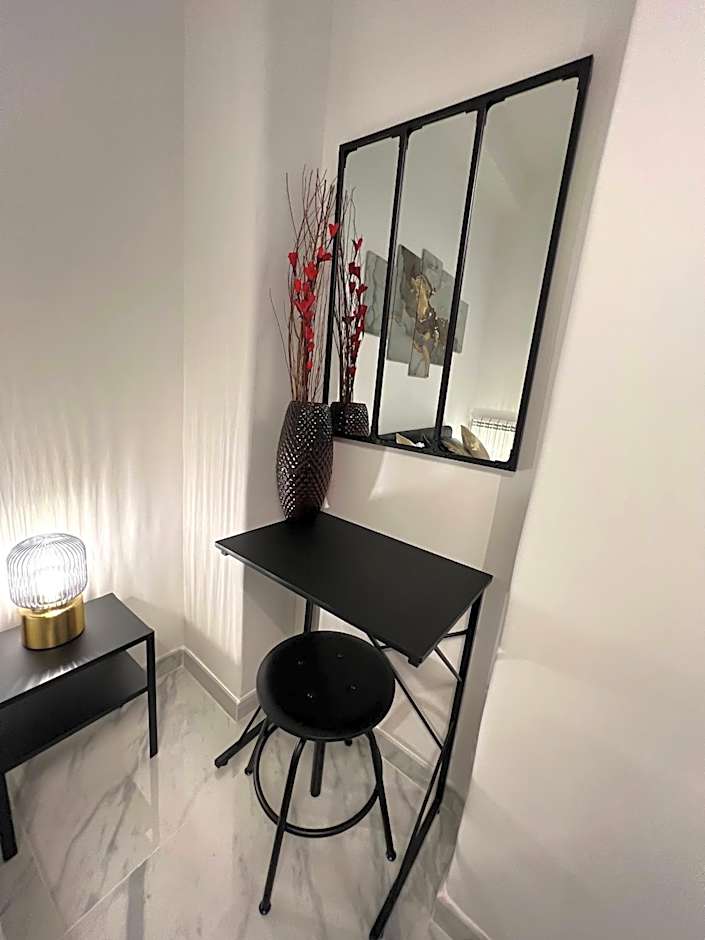 FELLINI SUITES Lungomare near the sea