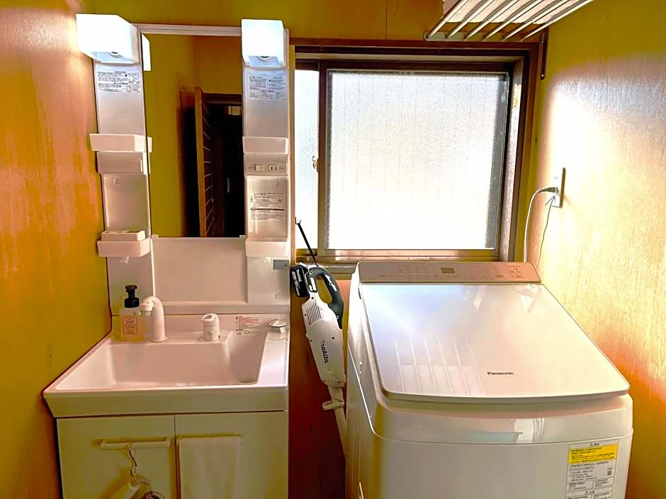 SUMITSUGU HOUSE Grandpa