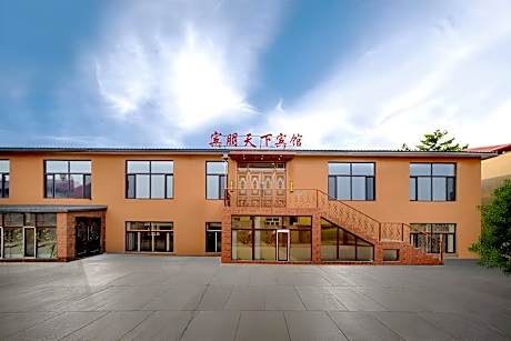 Luxury Large Bed Room  
Luxury Double Bed Room  
Luxury Family Room