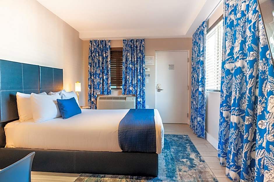 Waterside Hotel and Suites