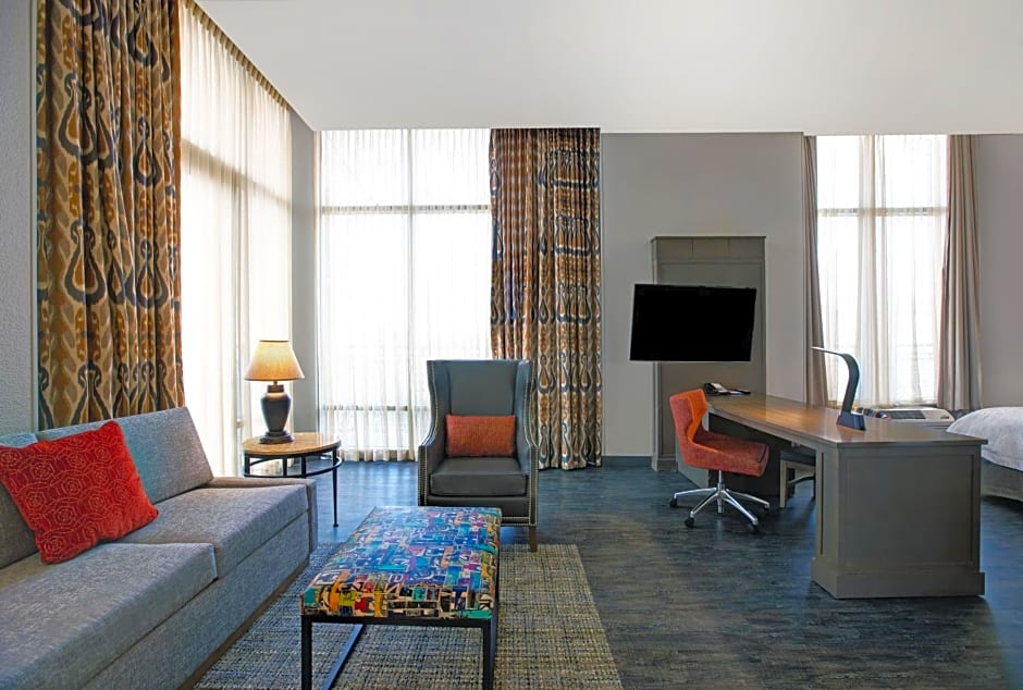 Hampton Inn and Suites Austin University Capitol