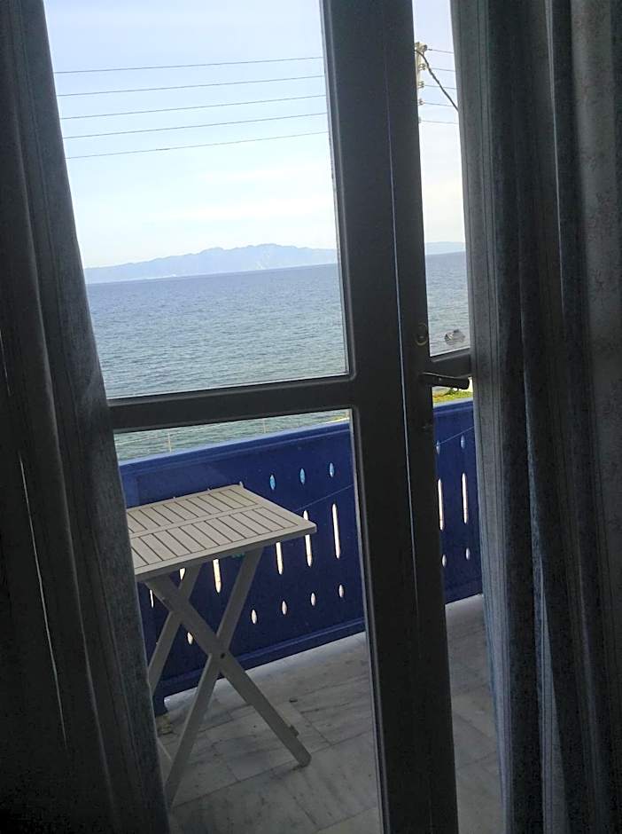 Haritos Hotel - Geothermal Hot Swimming Pool