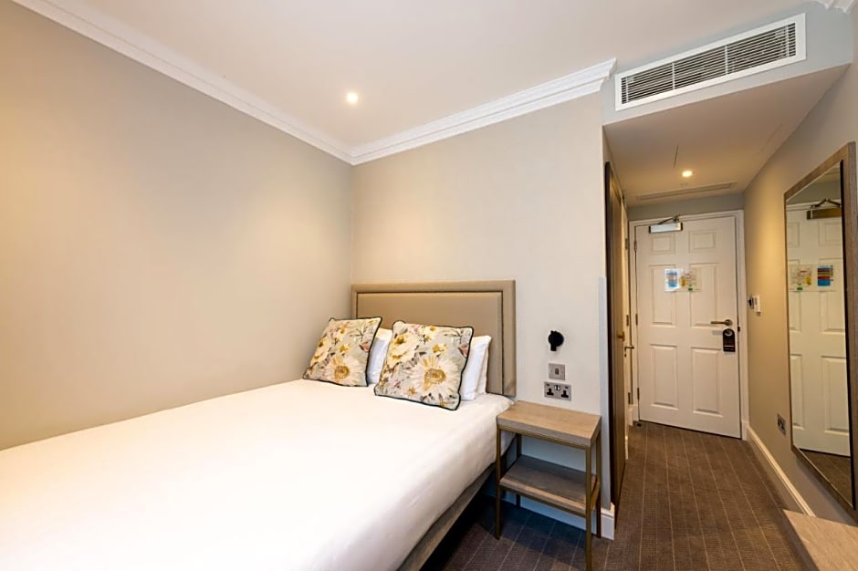 Byron Hotel