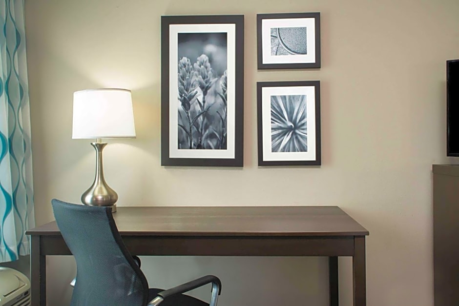 La Quinta by Wyndham Lake Charles - Westlake